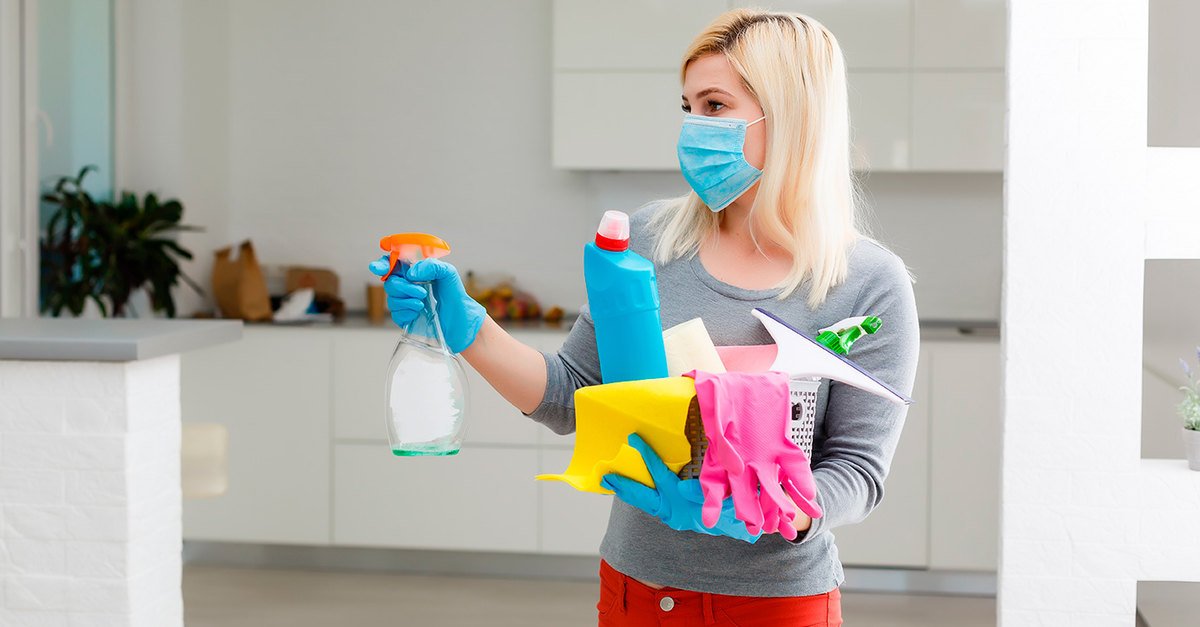 produits désinfectants pour nettoyer les surfaces