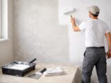 découvrez nos astuces essentielles pour préparer parfaitement vos murs en plâtre avant de peindre, afin d'assurer un rendu durable et impeccable.